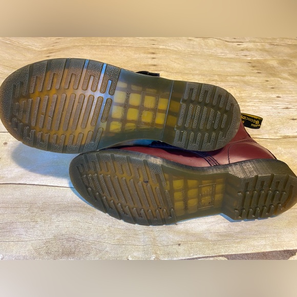 Dr. Martens Red leather lace up combat boots - size women’s 9 - Picture 3 of 5